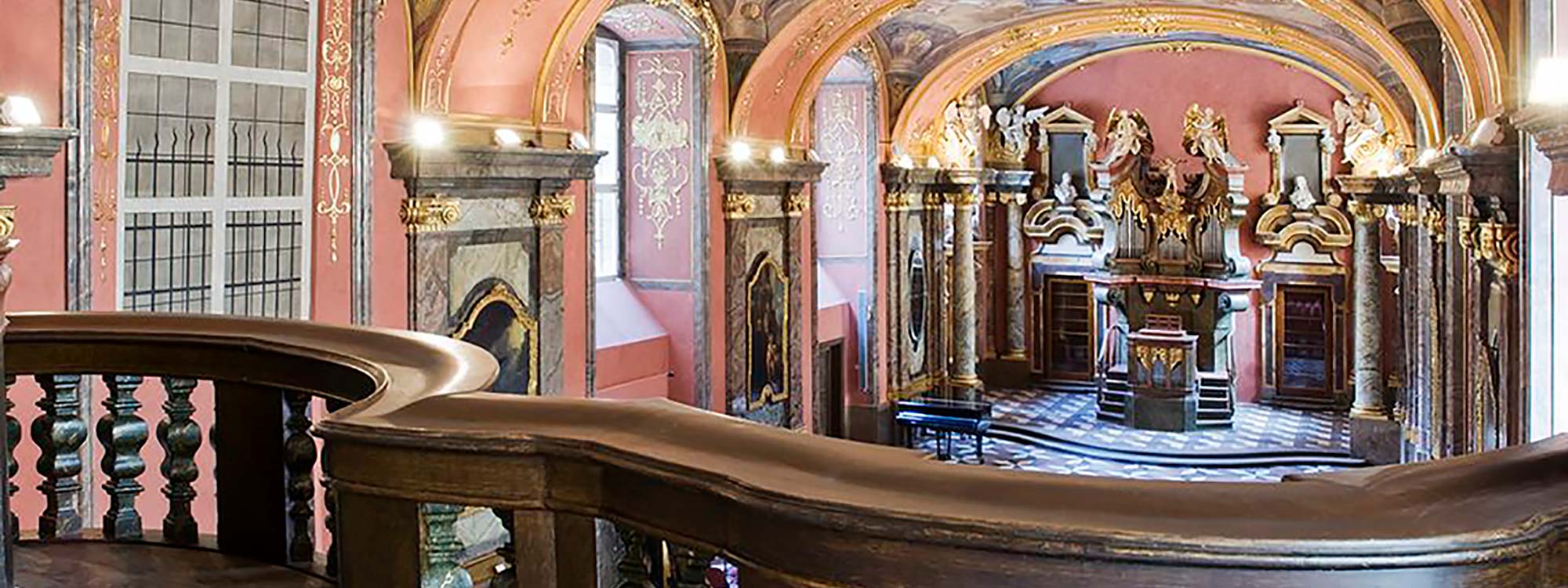 Koncerty v Zrcadlové kapli pražského Klementina od 15.00 hodin.
